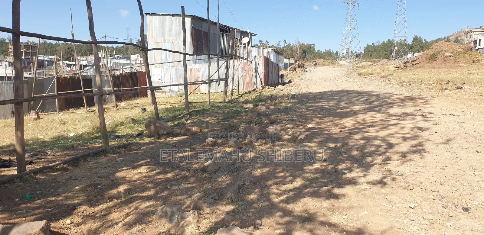 አራራት ጀርባ አከባቢ 150 ካሜ E ካርታው ያለው ፣አፈር ምርመራ ደብተር ያለው፣ በመልማት ላይ ያለ።