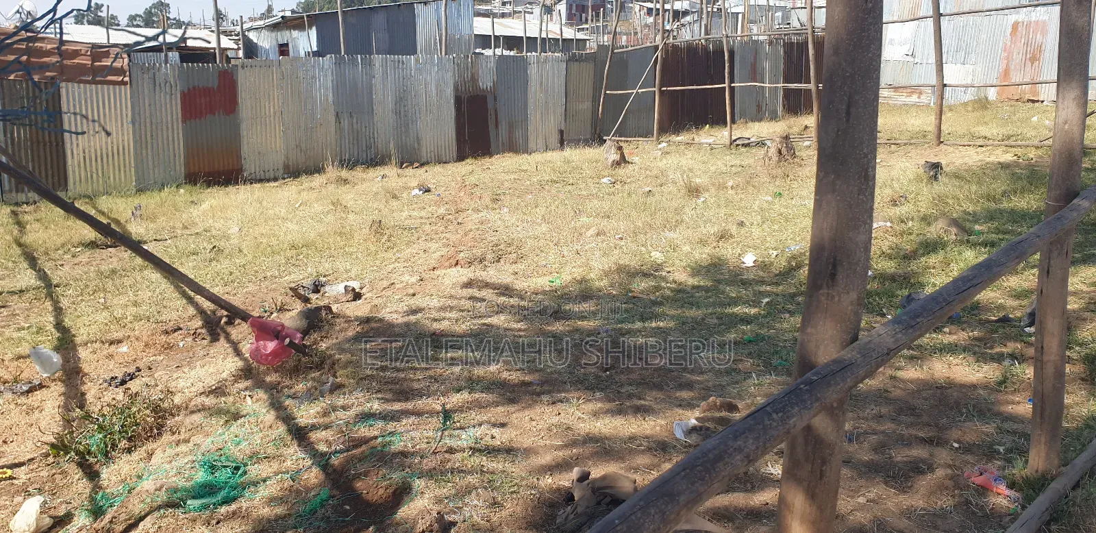 አራራት ጀርባ አከባቢ 150 ካሜ E ካርታው ያለው ፣አፈር ምርመራ ደብተር ያለው፣ በመልማት ላይ ያለ።