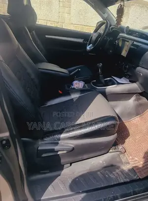 Toyota Hilux 2018 Gray