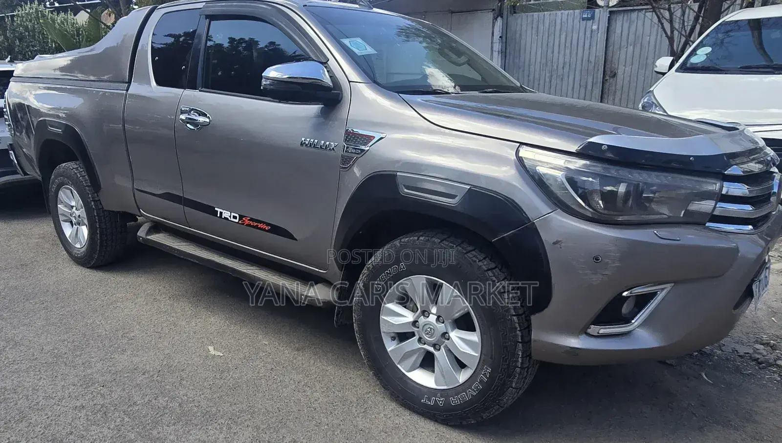 Toyota Hilux 2018 Gray