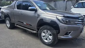 Toyota Hilux 2018 Gray
