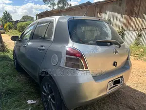Toyota Yaris 2008 Gray