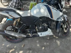 Photo - New TVS Apache 160 4V 2016 White