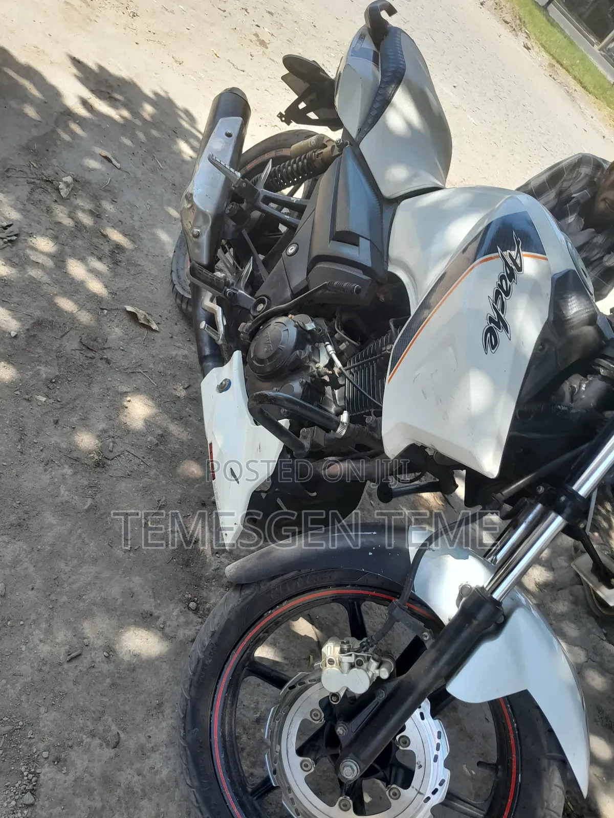 New TVS Apache 160 4V 2016 White