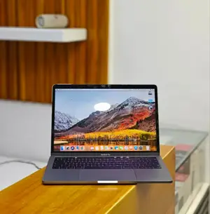 New Laptop Apple MacBook Pro 2019 16GB Intel Core I5 SSD 256GB