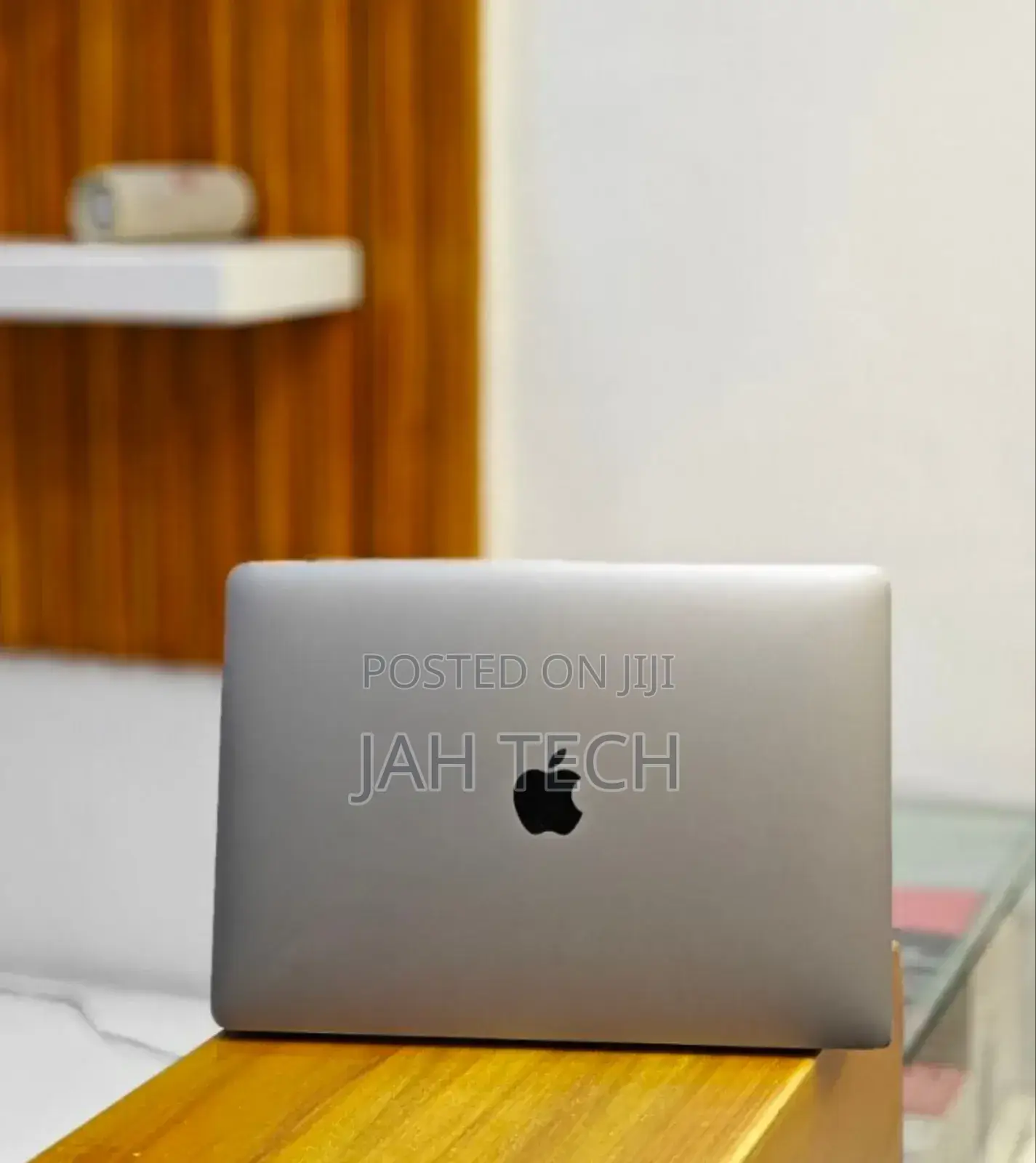 New Laptop Apple MacBook Pro 2019 16GB Intel Core I5 SSD 256GB