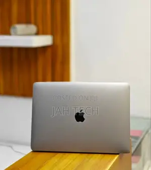 New Laptop Apple MacBook Pro 2019 16GB Intel Core I5 SSD 256GB