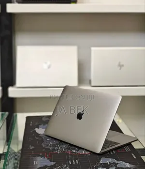 New Laptop Apple MacBook Pro 2016 16GB Intel Core I7 SSD 256GB