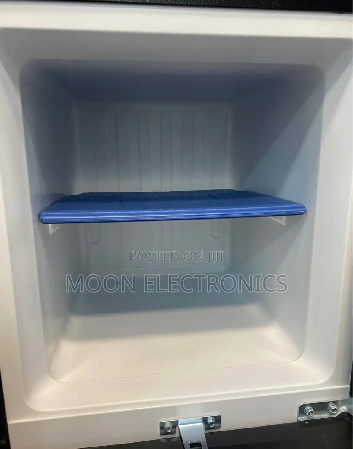 Boss 250 L Refrigerator – Compact Yet Powerful Cooling!