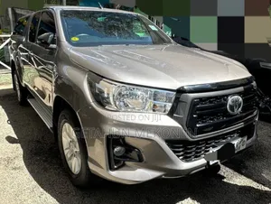 Toyota Hilux 2020 Gold