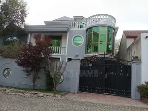 7bdrm House in Addis Abeba, Bole for sale