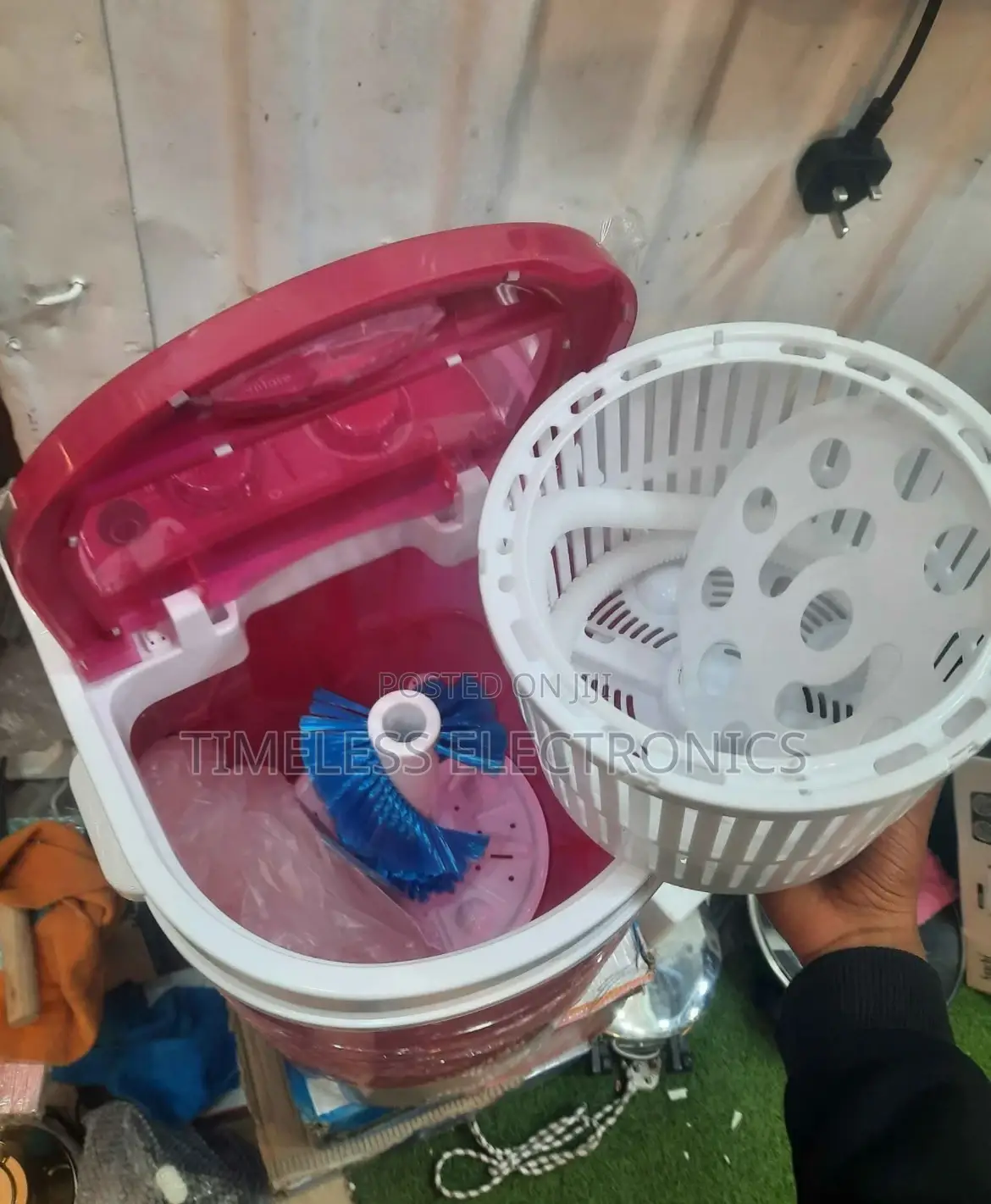 Sanford Mini Washing Machine 2.5 Kg – Compact Convenient!