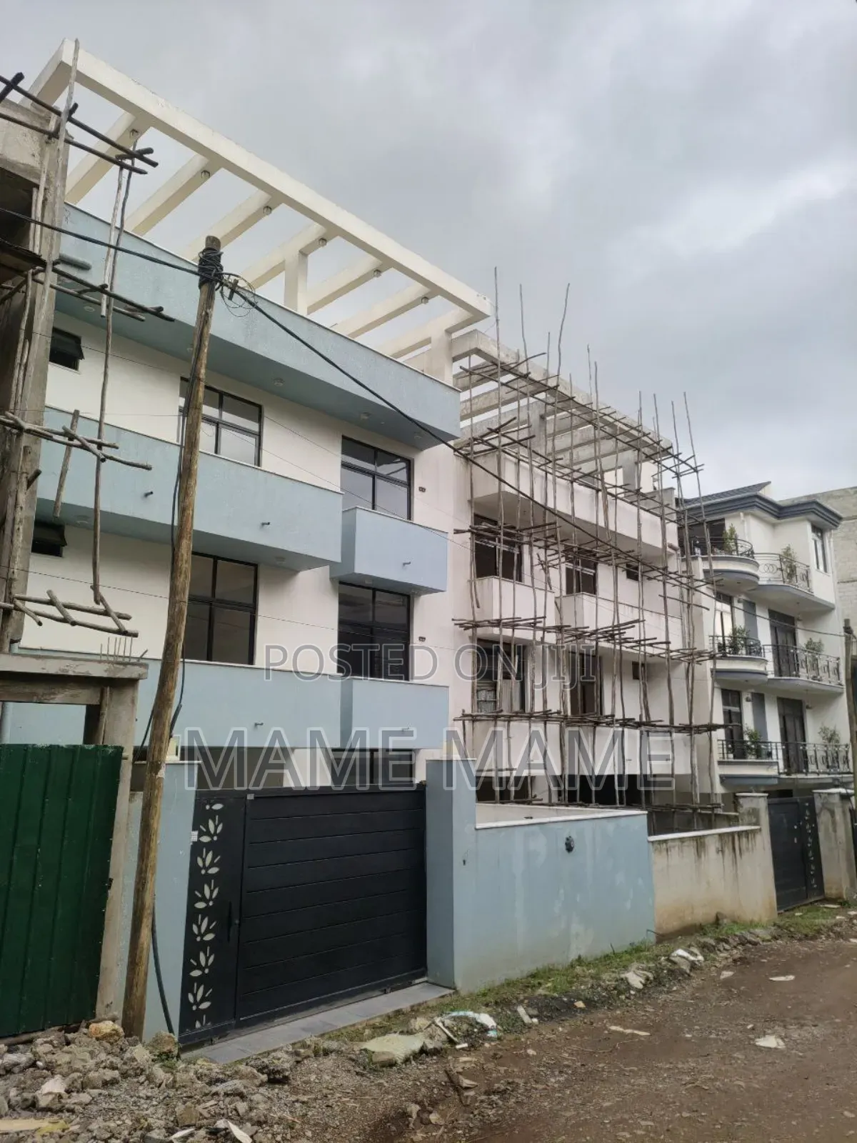 7bdrm House in Addis Abeba, Bole for sale