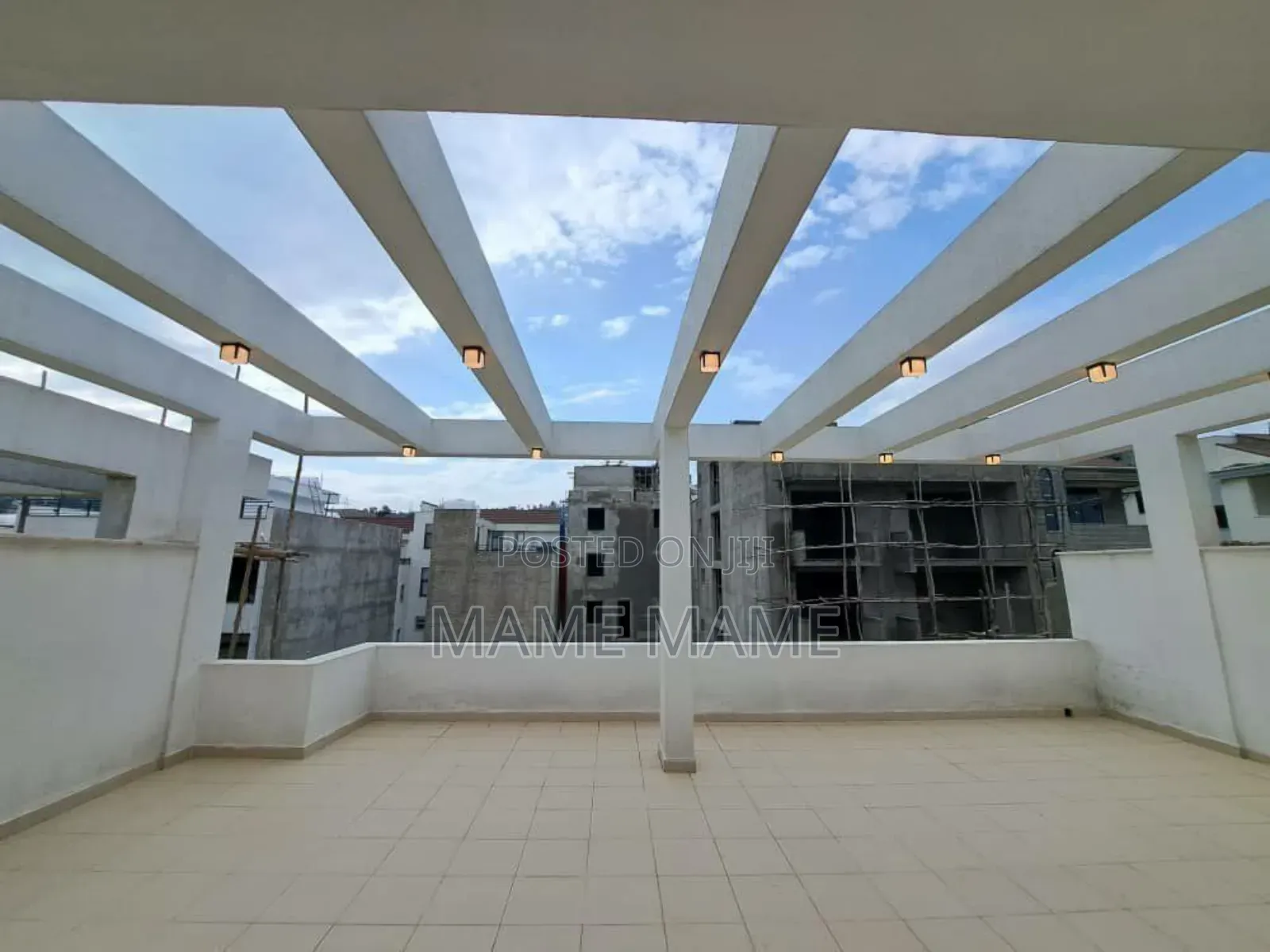 7bdrm House in Addis Abeba, Bole for sale