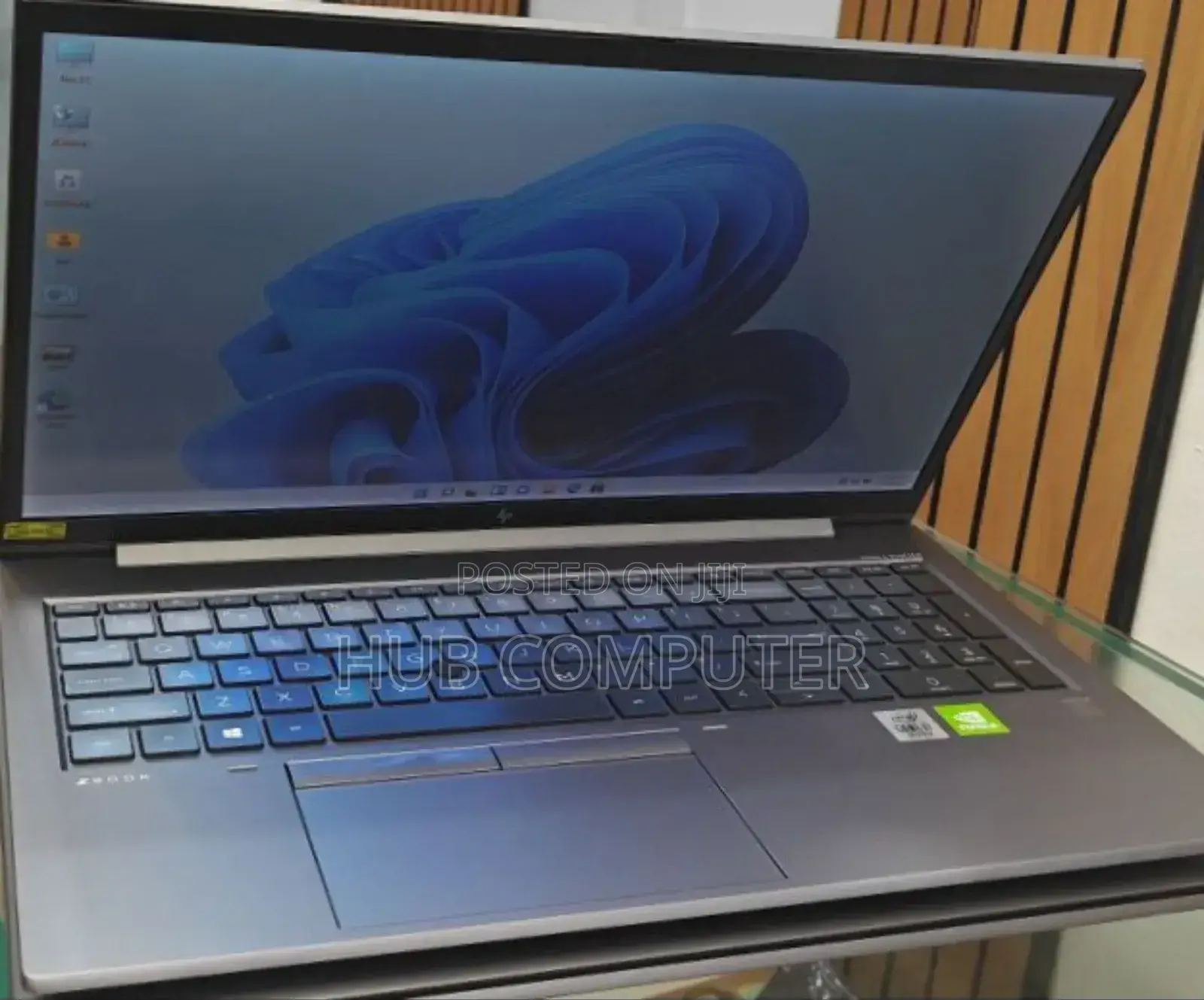 New Laptop HP ZBook Firefly G8 16GB Intel Core I7 SSD 512GB