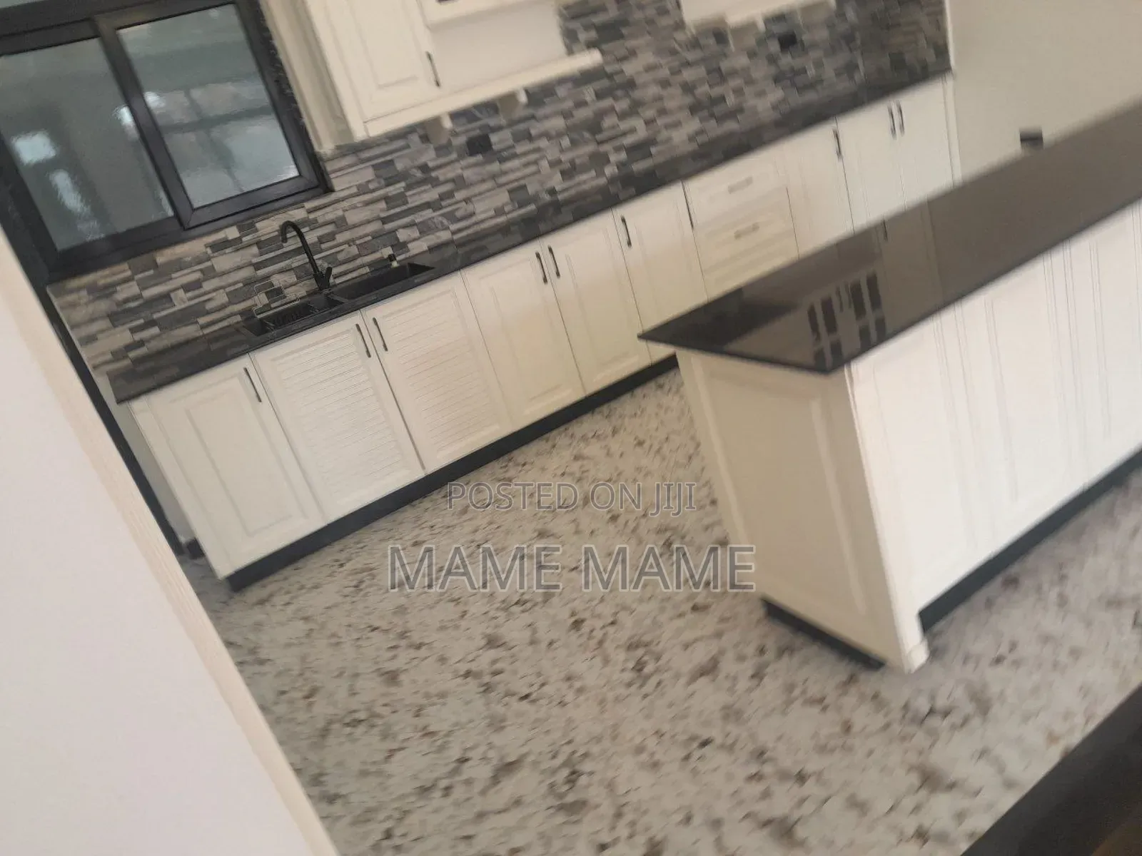 8bdrm House in Addis Abeba, Bole for sale