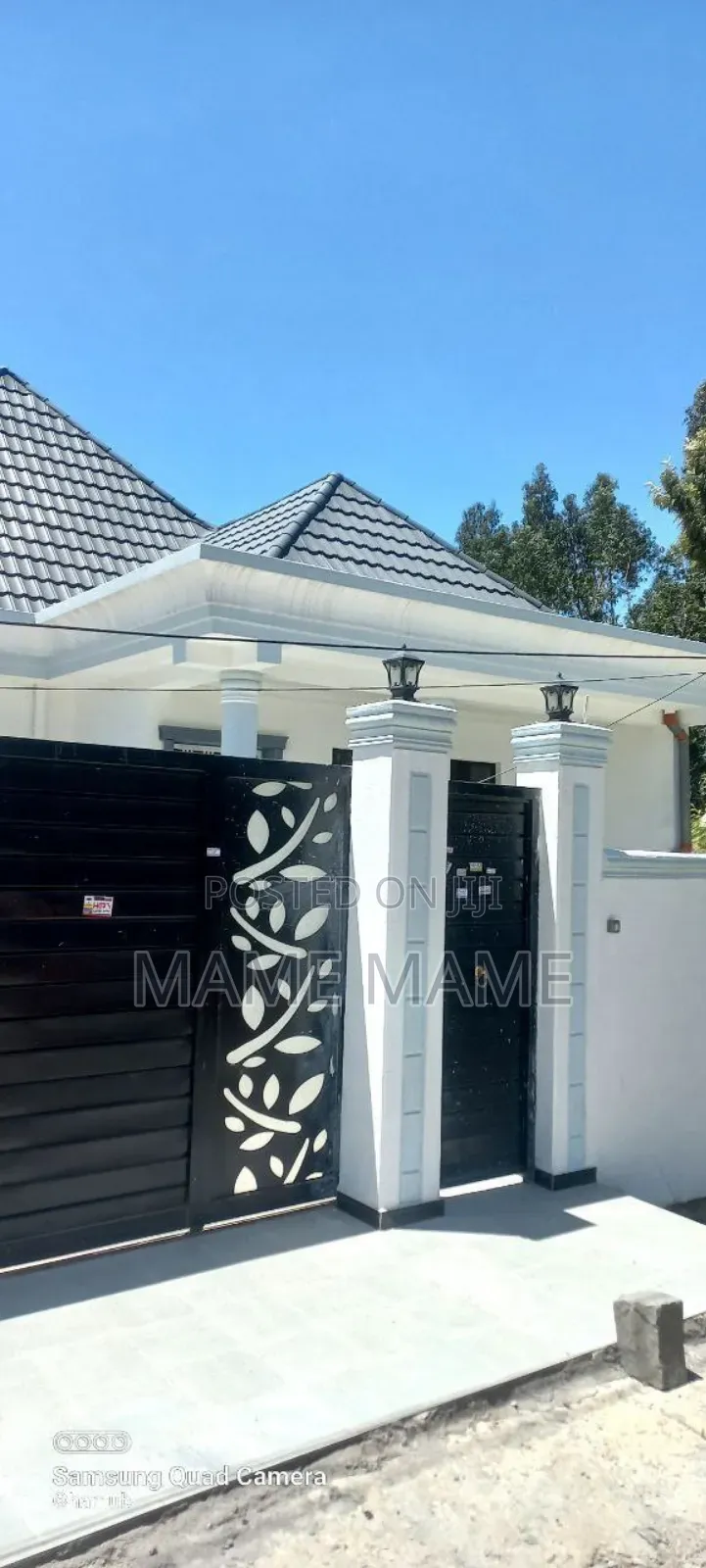 5bdrm Villa in Addis Abeba, Bole for sale