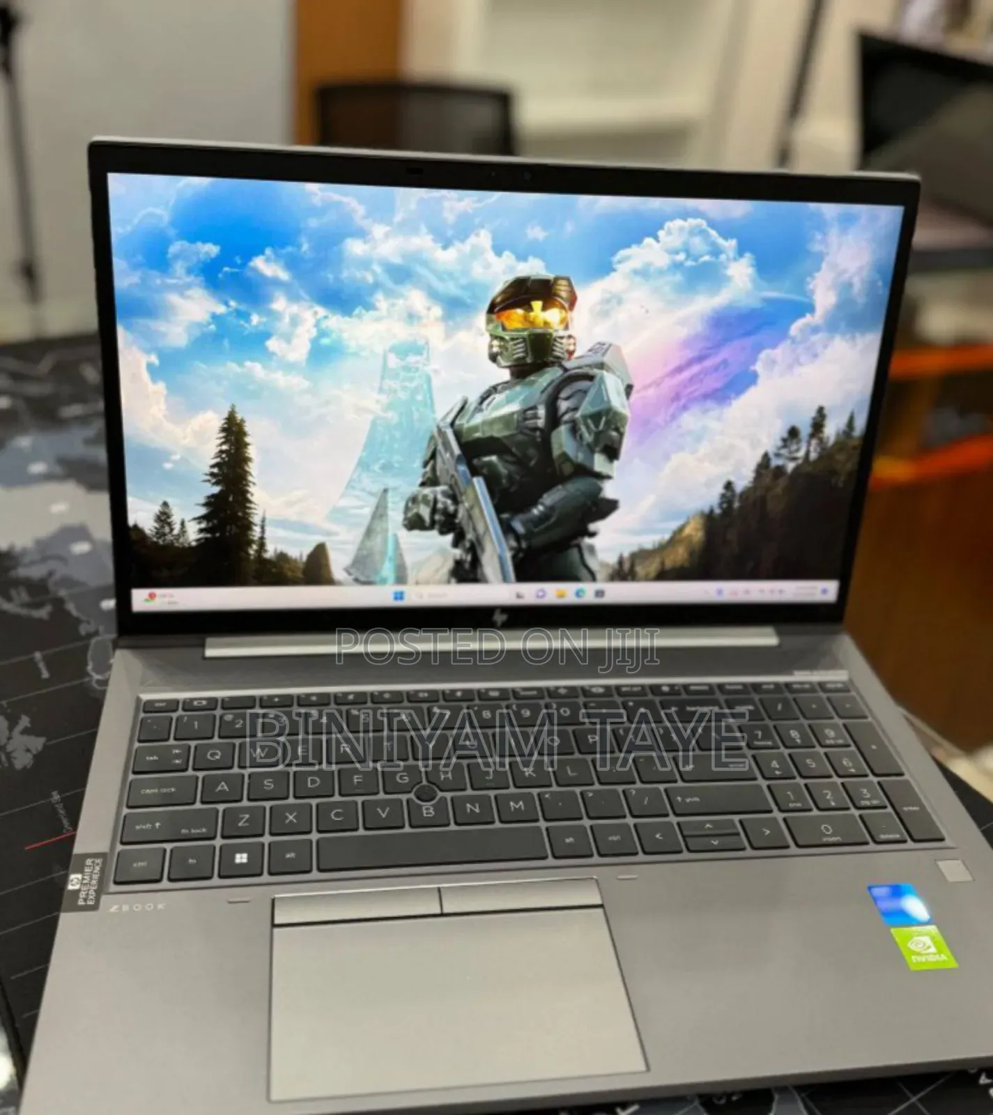 New Laptop HP ZBook Firefly G8 16GB Intel Core I7 SSD 512GB