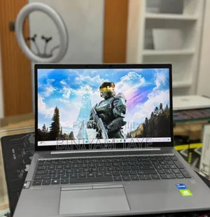 New Laptop HP ZBook Firefly G8 16GB Intel Core I7 SSD 512GB