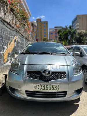 Photo - Toyota Yaris 2006 Gray