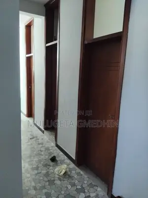 የሚሸጥ G+4 ቤት