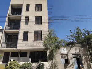 የሚሸጥ G+4 ቤት