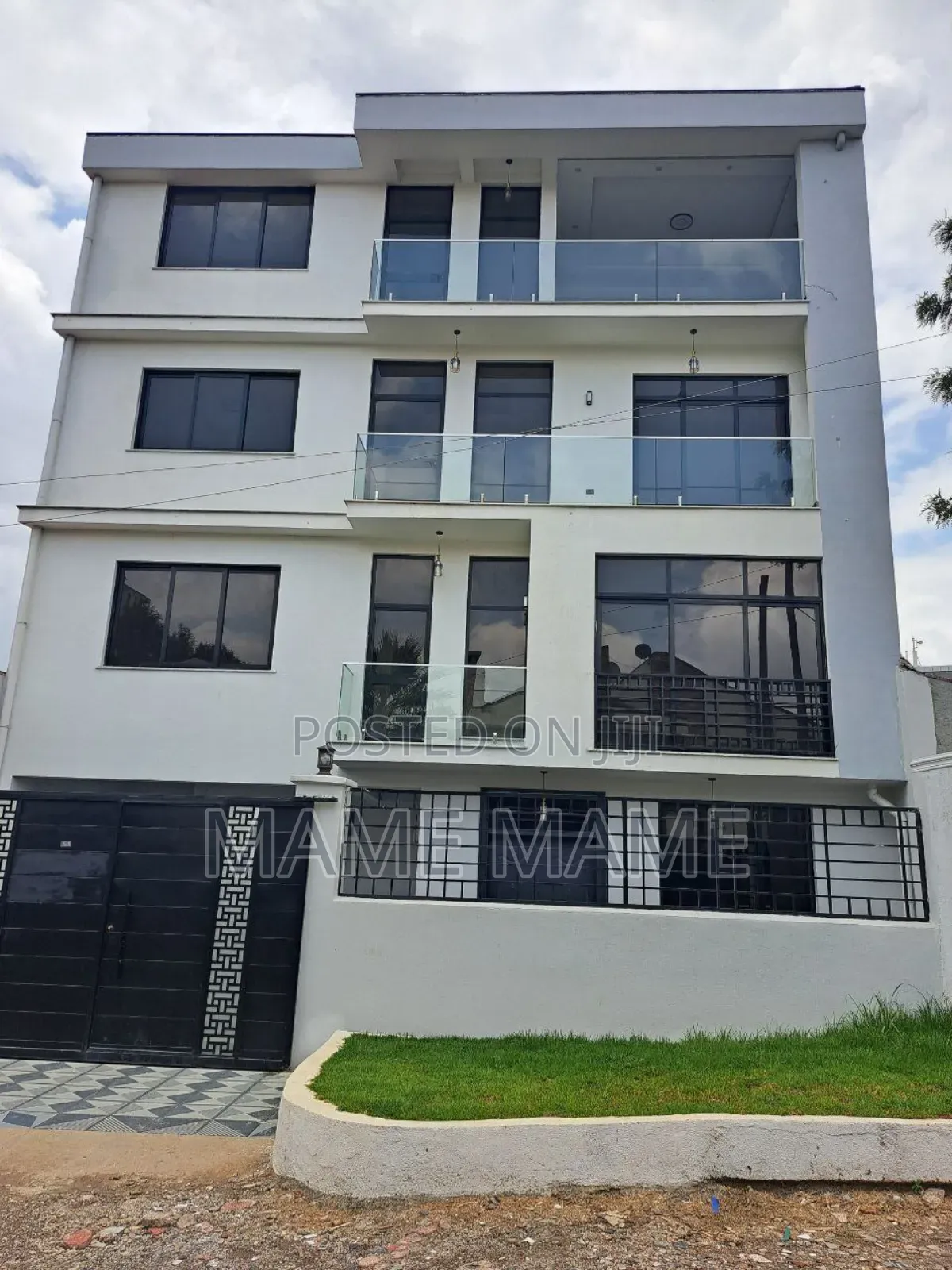 7bdrm House in Addis Abeba, Bole for sale