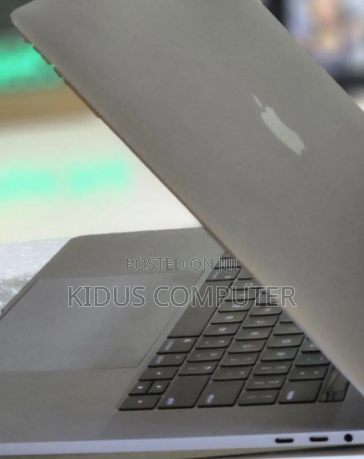 New Laptop Apple MacBook Pro 2017 16GB Intel Core I7 SSD 512GB