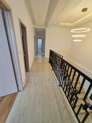 7bdrm House in Addis Abeba, Bole for sale