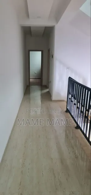 7bdrm House in Addis Abeba, Bole for sale
