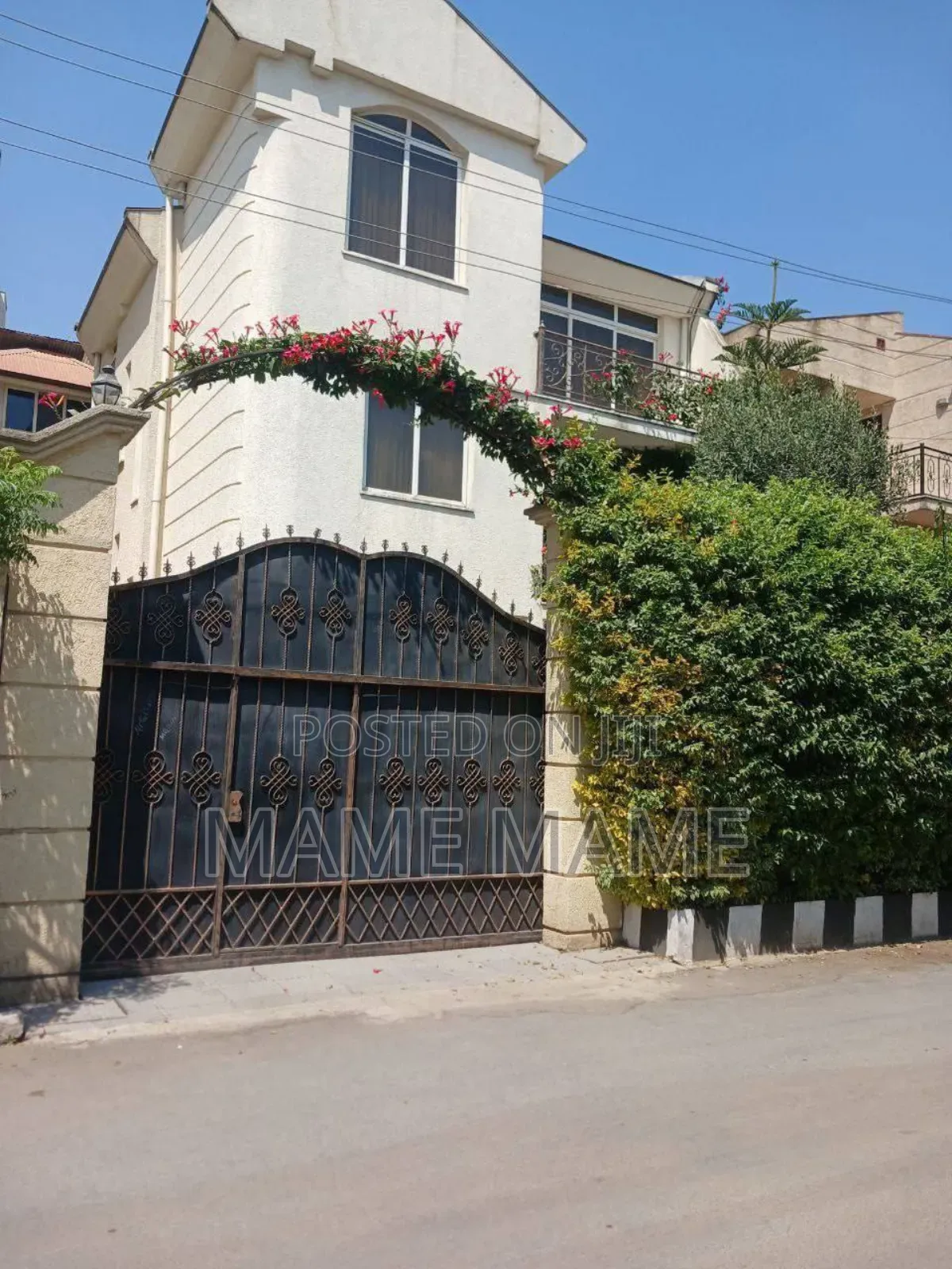 8bdrm House in Addis Abeba, Bole for sale