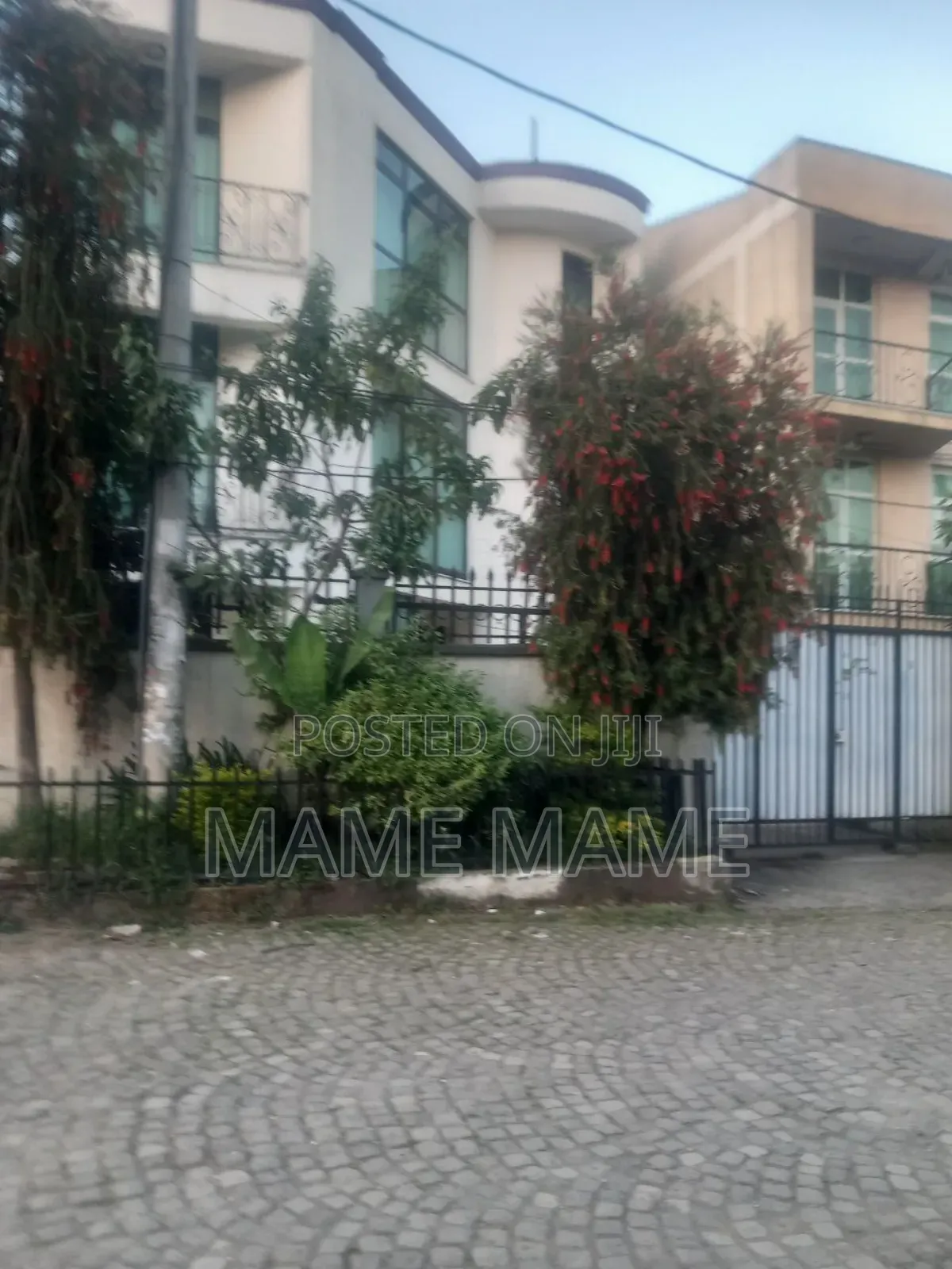7bdrm House in Addis Abeba, Bole for sale
