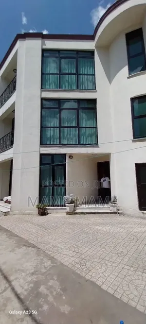 7bdrm House in Addis Abeba, Bole for sale