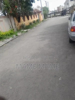 5bdrm House in Addis Abeba, Bole for sale