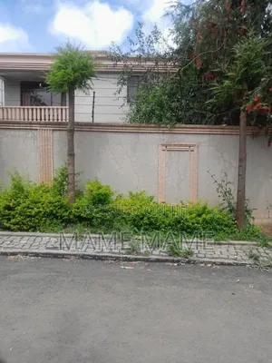 5bdrm House in Addis Abeba, Bole for sale