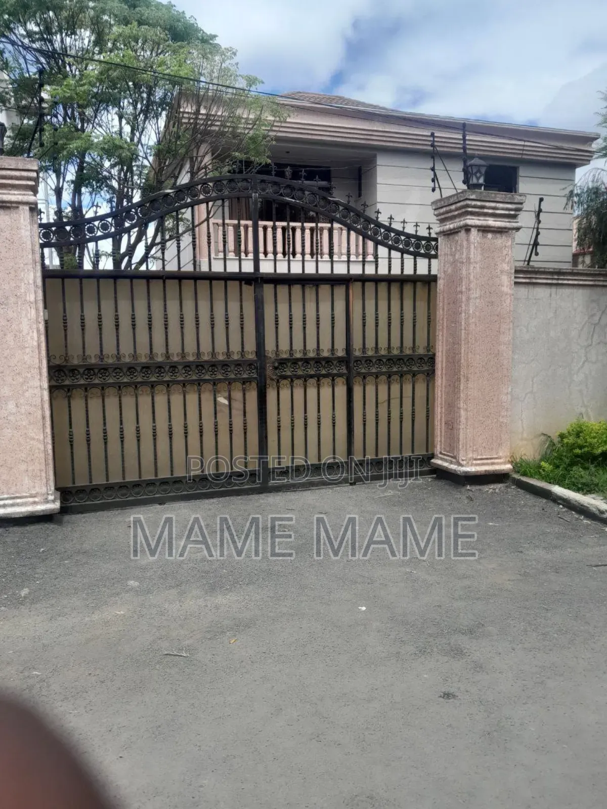 5bdrm House in Addis Abeba, Bole for sale