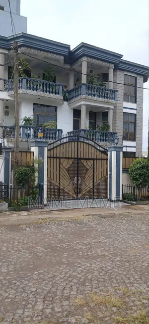 8bdrm House in Addis Abeba, Bole for sale
