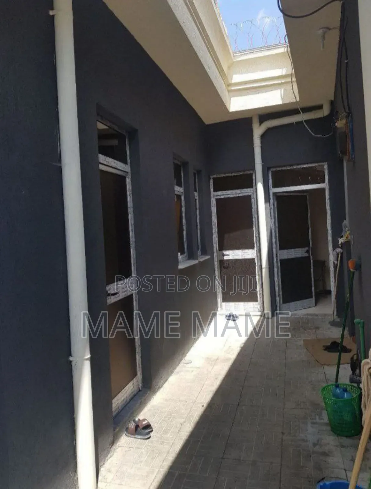 5bdrm Villa in Addis Abeba, Bole for sale