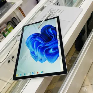 New Laptop Microsoft Surface Book 2 16GB Intel Core I7 SSD 256GB