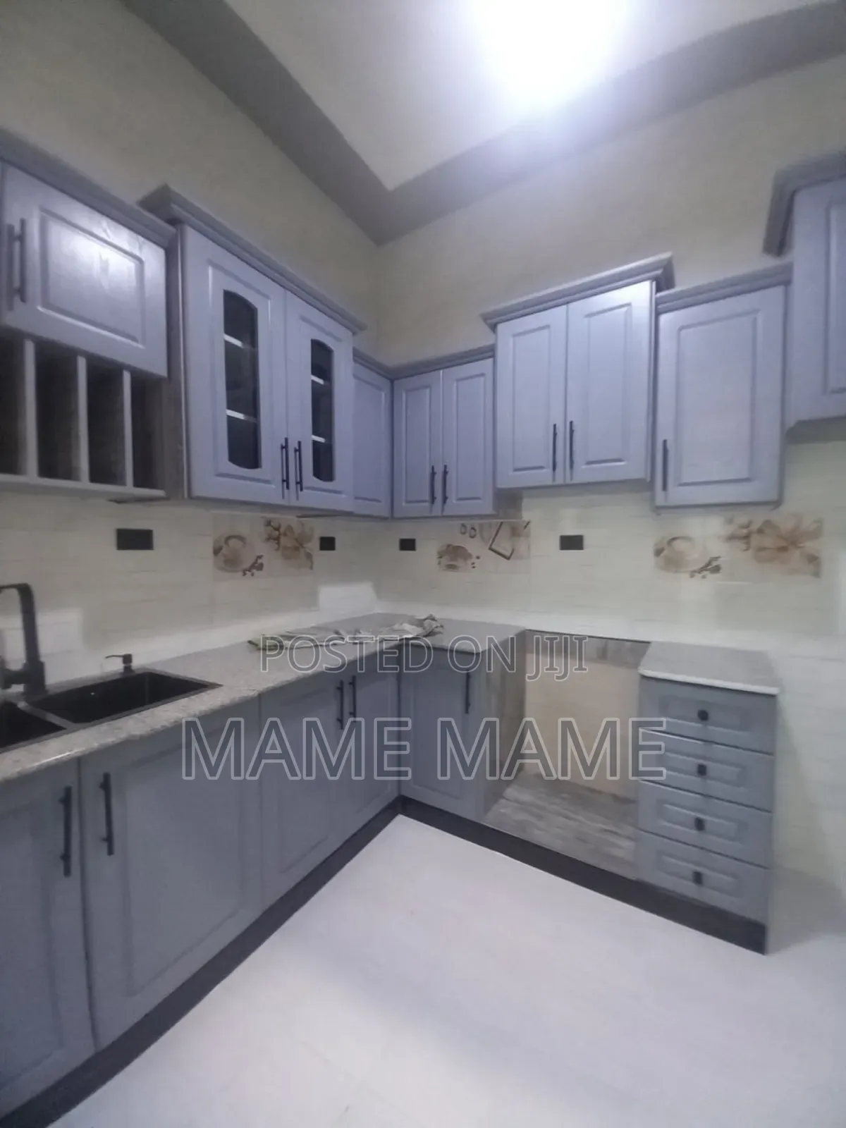 5bdrm Villa in Addis Abeba, Bole for sale