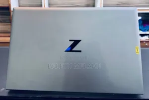 New Laptop HP ZBook Firefly G8 16GB Intel Core I7 SSD 512GB