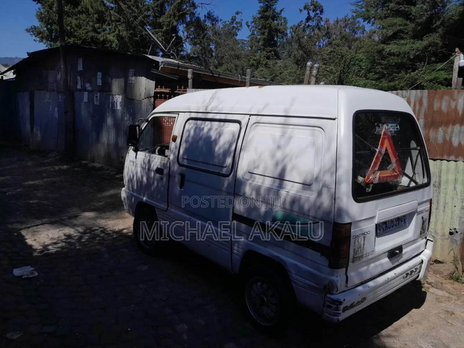 Daewoo BF105 2002 White