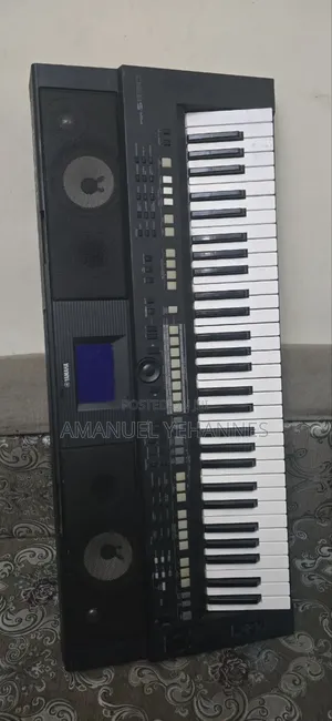 Photo - Yamaha PSR S550 Arrangers Keyboard Piano