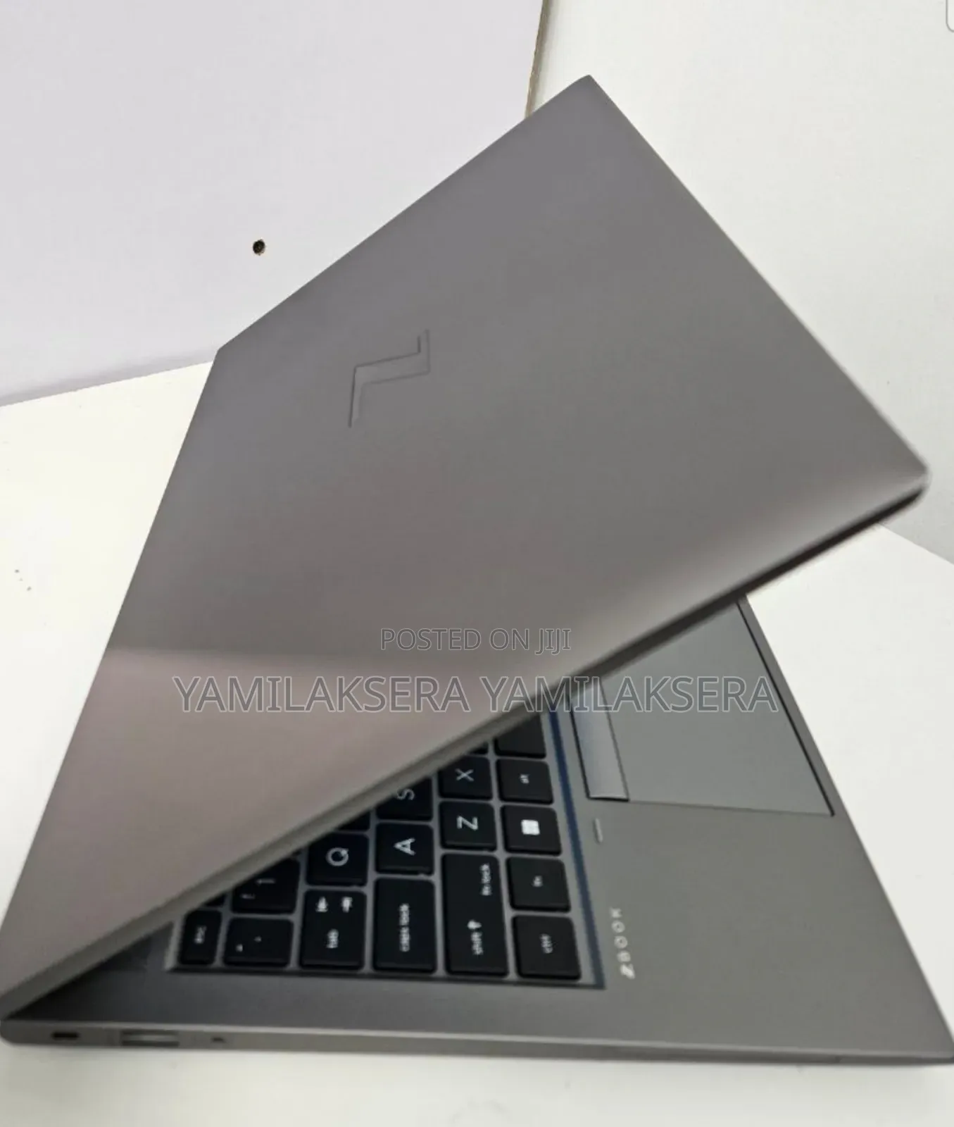 New Laptop HP ZBook Firefly G8 16GB Intel Core I7 SSD 1T