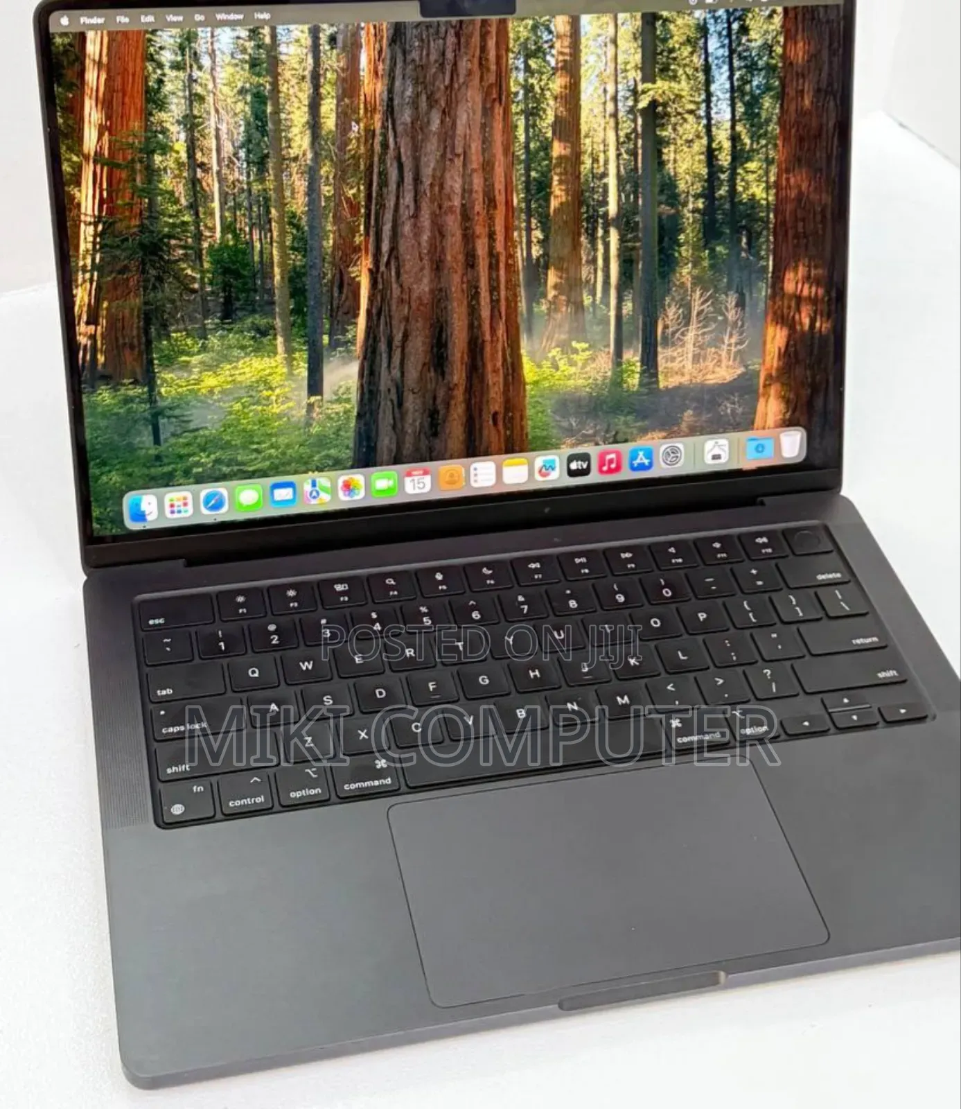 New Laptop Apple MacBook Pro 2024 M3 14-Inch 18GB Intel SSD 1T