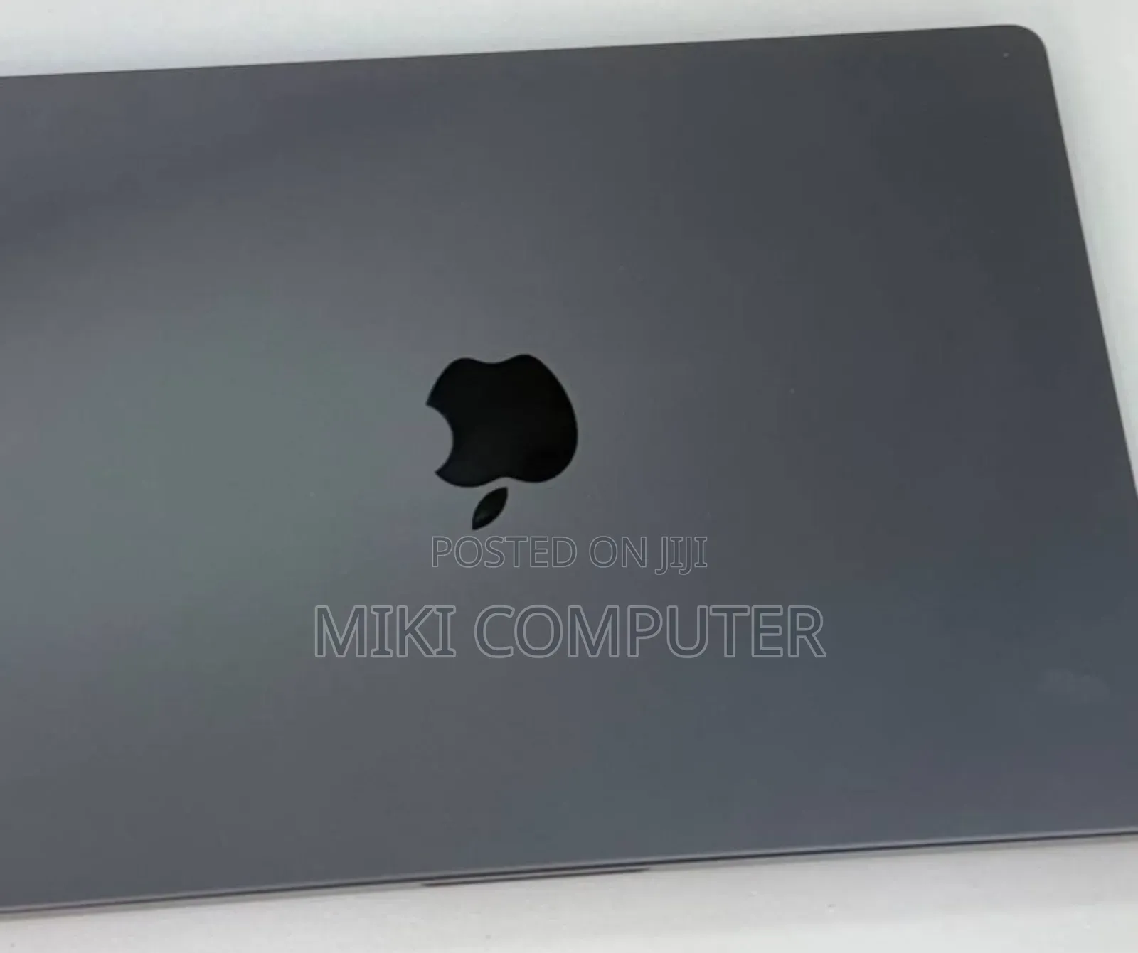 New Laptop Apple MacBook Pro 2024 M3 14-Inch 18GB Intel SSD 1T