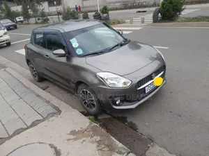 Suzuki Swift 2022 Gray