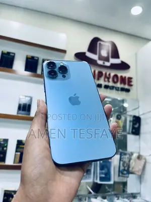 Photo - Apple iPhone 13 Pro Max 256 GB Blue
