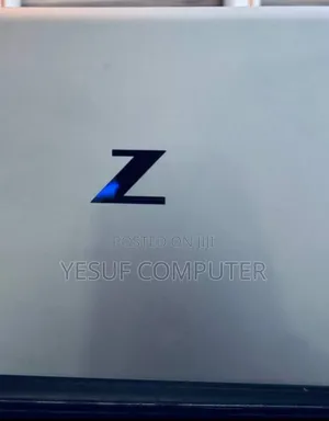 New Laptop HP ZBook Firefly G8 16GB Intel Core I7 SSD 512GB