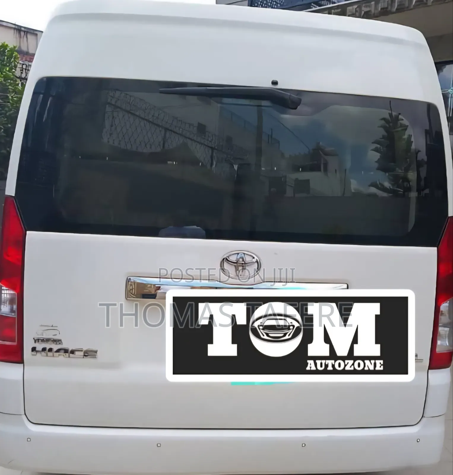 Toyota HiAce 2022 White